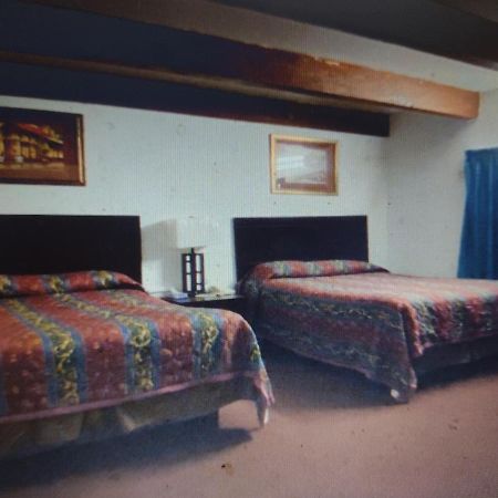 Freer Budget Inn & Suites -Super-Ice Cold Spotless Rooms- Door-To-Door Lit Parking & Lowest Price Plus Hbo Max,Spanish Tv, Internet Free!! المظهر الخارجي الصورة