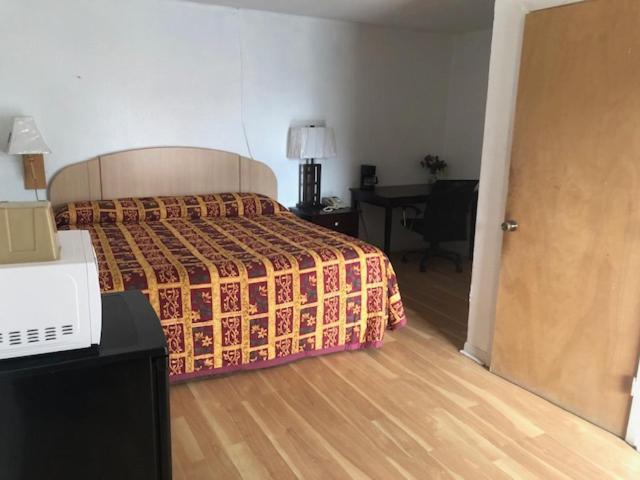 Freer Budget Inn & Suites -Super-Ice Cold Spotless Rooms- Door-To-Door Lit Parking & Lowest Price Plus Hbo Max,Spanish Tv, Internet Free!! المظهر الخارجي الصورة