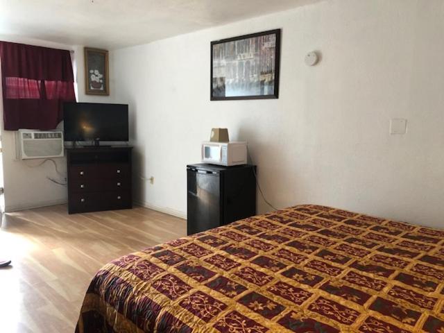 Freer Budget Inn & Suites -Super-Ice Cold Spotless Rooms- Door-To-Door Lit Parking & Lowest Price Plus Hbo Max,Spanish Tv, Internet Free!! المظهر الخارجي الصورة